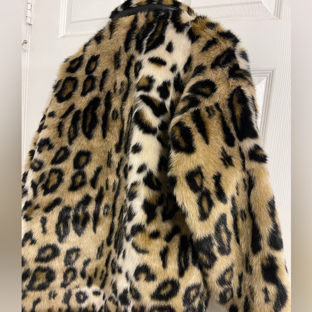 Express leopard coat - Picture 3 of 3